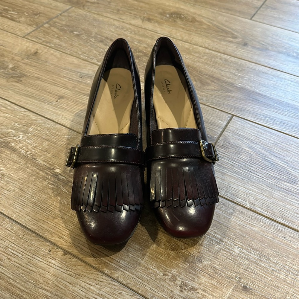 Clark’s Wine Burgundy Loafer Style with Chunky Heel Size 8